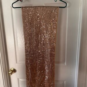 Set of 9 rose gold table runners